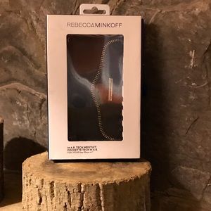 M.A.B. TECH WRISTLET IPHONE 4.7”